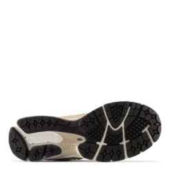 New Balance Women's 1906R In Mindful Grey With Moonbeam And Silver Metallic -Potomac River Running SHOP nb m1906rw 1589 4 1100x